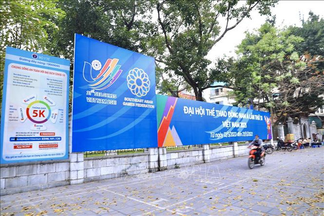 Hanoi makes decorations ahead of SEA Games 31 ảnh 1