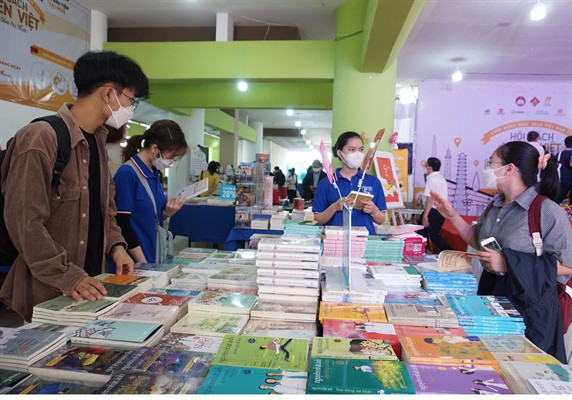 Trans-Vietnam Book Fair comes to Hue for first time ảnh 1