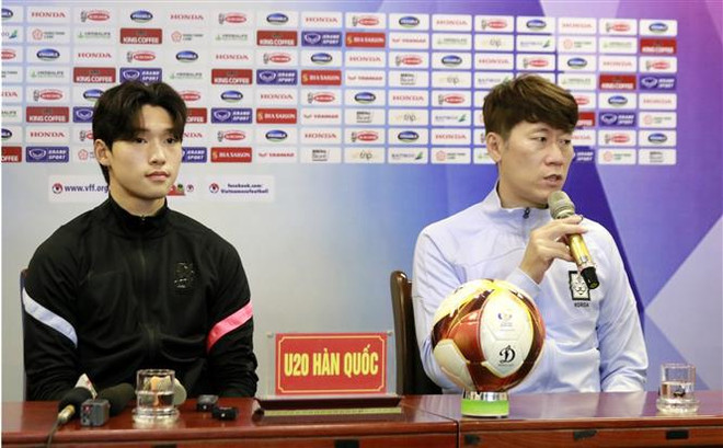 VN-RoK friendly deemed opportunity to test players prior to SEA Games 31: coach ảnh 2