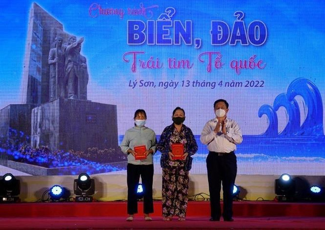 Art programme on seas and islands held in Ly Son Island ảnh 1 Art programme on seas and islands held in Ly Son Island ảnh 1
