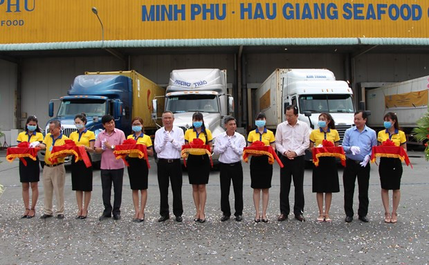 First batch of shrimp exports for 2021 leave port ảnh 1