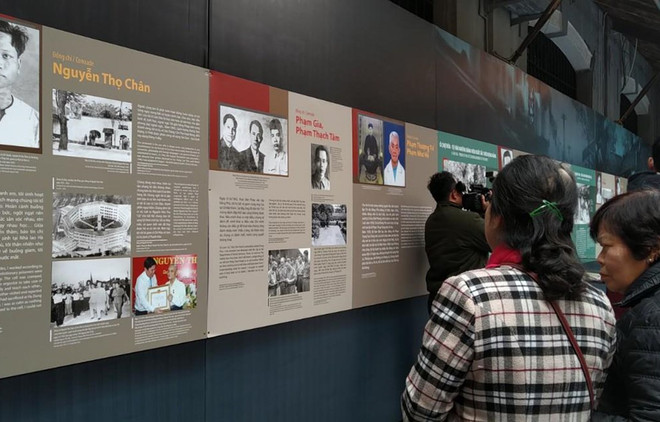 Exhibition marking 13th National Party Congress opens at Hoa Lo Prison ảnh 1 Exhibition marking 13th National Party Congress opens at Hoa Lo Prison ảnh 1