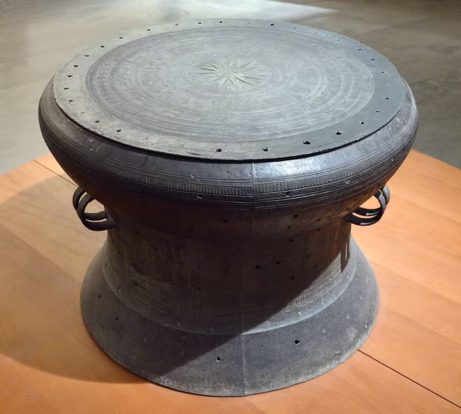Dong Son bronze drums found in Malaysia date back 2000 years ảnh 1