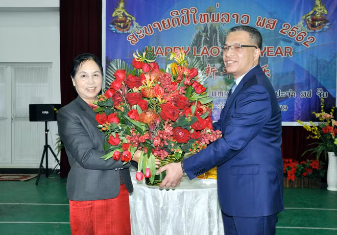 Vietnam-Laos special friendship enhanced in China ảnh 1