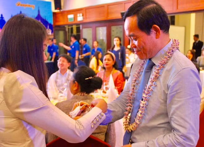 HCM City authorities meet Lao, Cambodian students on New Year festival ảnh 1