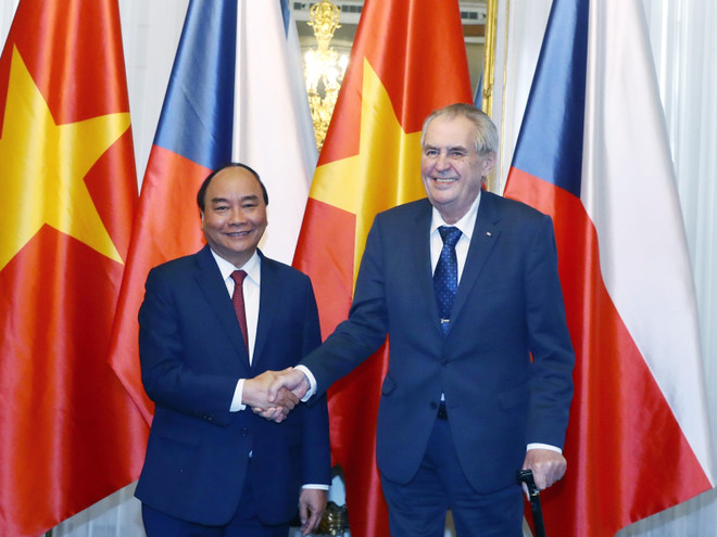 PM Phuc calls for stronger Vietnam-Czech ties in potential fields ảnh 1