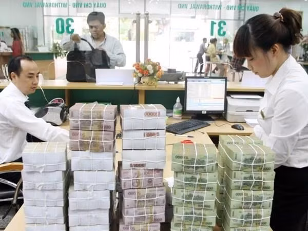 Central bank asks for tightened control over real estate loans ảnh 1