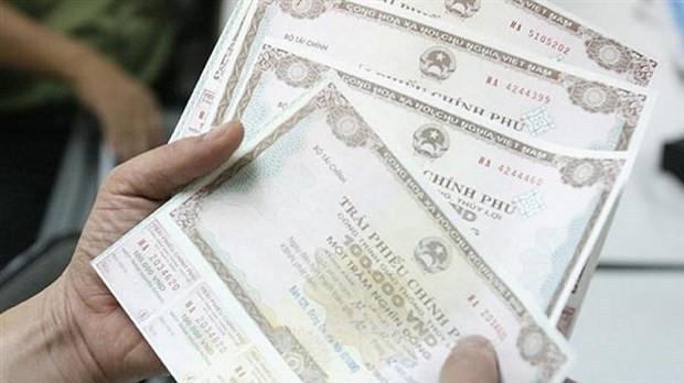 Over 1 billion USD raised via G-bonds last month ảnh 1