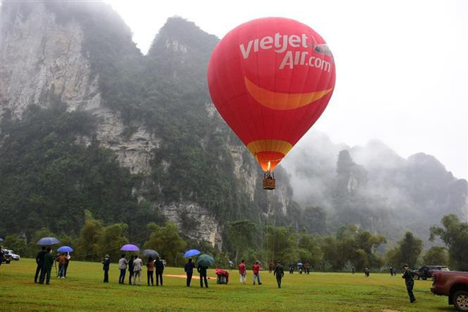 Hot air balloon rehearsal takes place in Tuyen Quang province ảnh 1 Hot air balloon rehearsal takes place in Tuyen Quang province ảnh 1