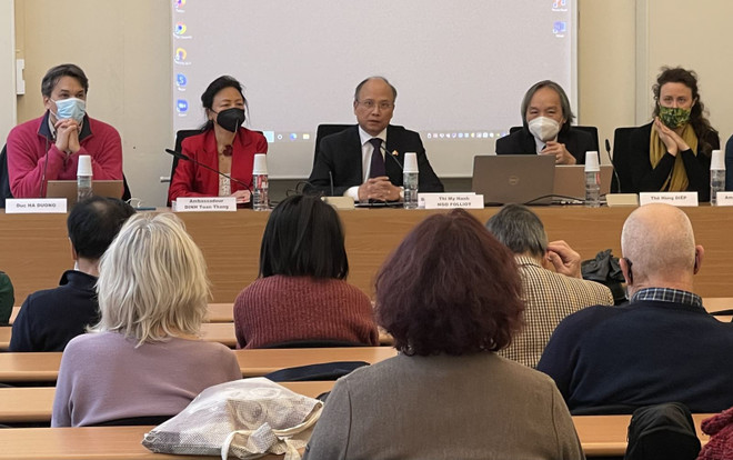 Lunar New Year get-together held for overseas Vietnamese, French friends in Paris ảnh 1