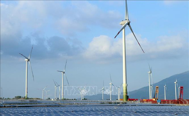 Vietnam considers setting up renewable energy centre ảnh 1