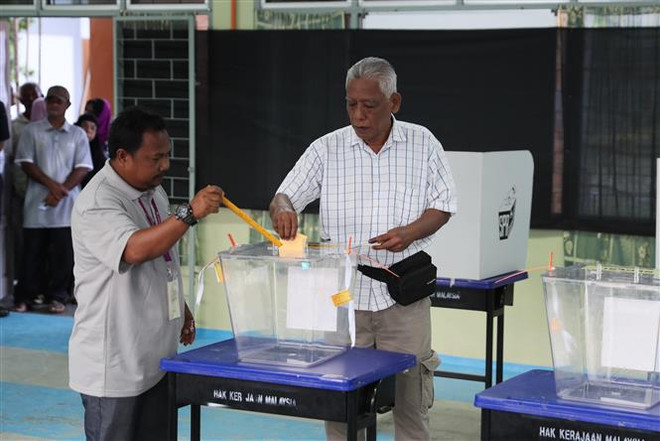 Malaysians cast ballot in general election ảnh 1