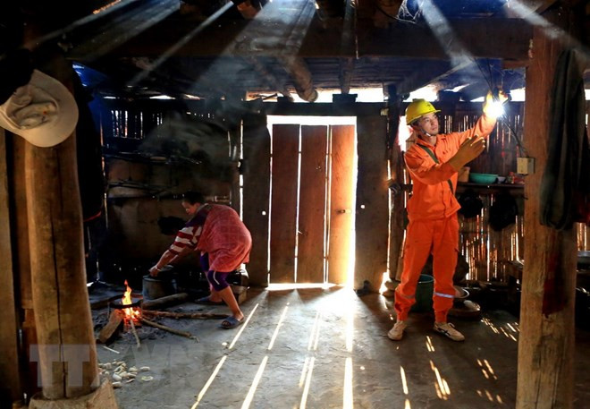 EVN works to ensure power supply during dry season ảnh 1