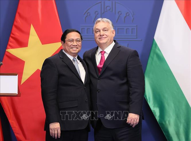 Vietnamese PM’s visits to Hungary, Romania capture local media attention ảnh 1