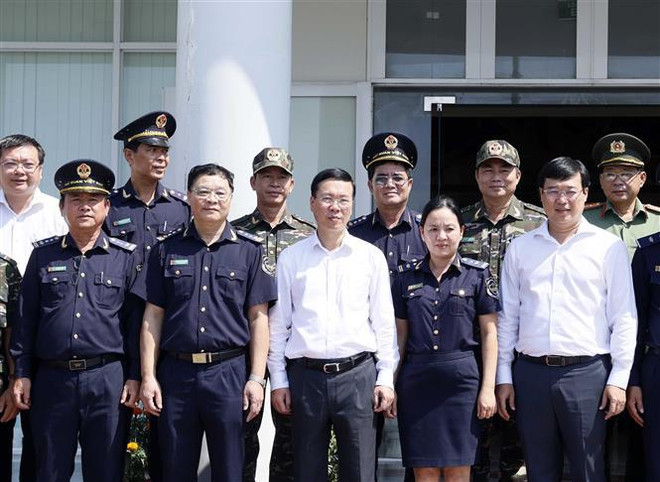 State leader extends Tet greetings to people, forces in Dong Thap ảnh 3