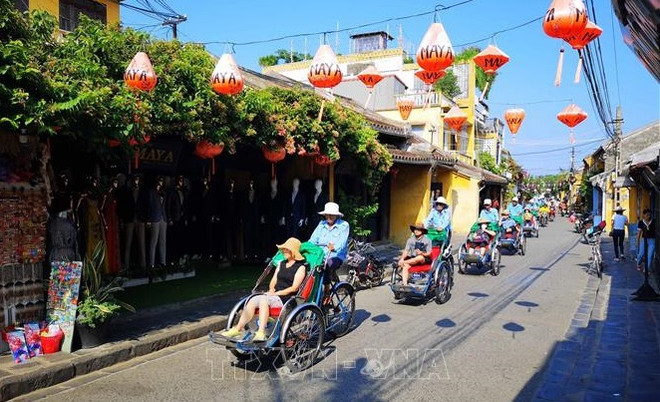Over 1.5 million foreign tourists visit Vietnam in January ảnh 1