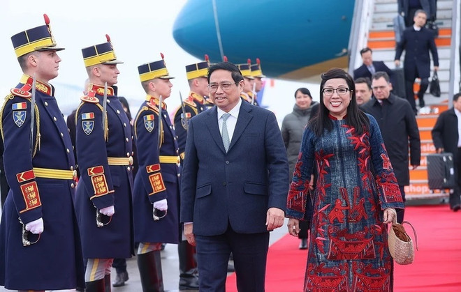 Vietnamese PM’s visits to Hungary, Romania capture local media attention ảnh 2