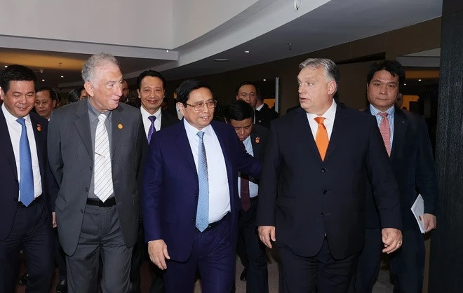 PM’s Europe tour successful in multiple aspects: Foreign Minister ảnh 2