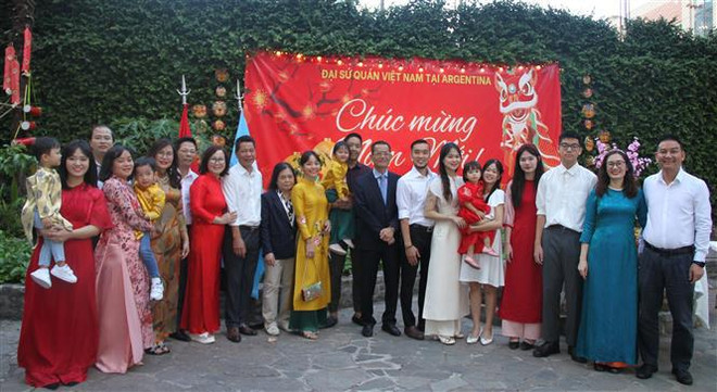 Vietnamese in Argentina, Japan celebrate Lunar New Year ảnh 1 Vietnamese in Argentina, Japan celebrate Lunar New Year ảnh 1