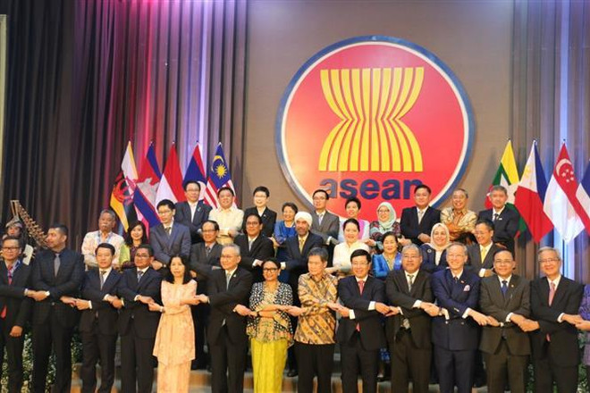 Deputy PM attends ASEAN anniversary celebration in Indonesia ảnh 1