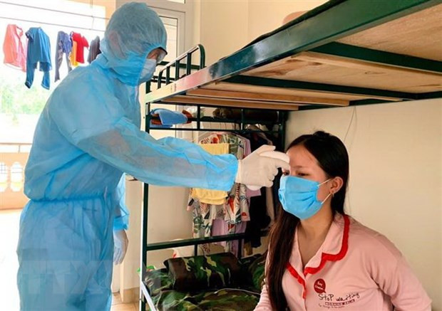 Hanoi tracks down close contacts of COVID-19 patients ảnh 1