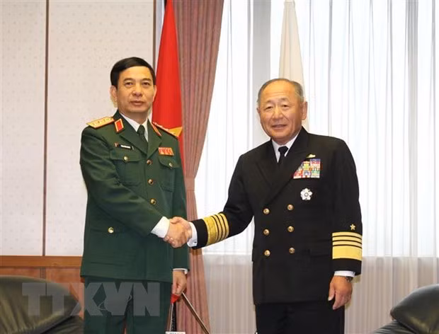 Vietnam, Japan talk stronger defence ties ảnh 1
