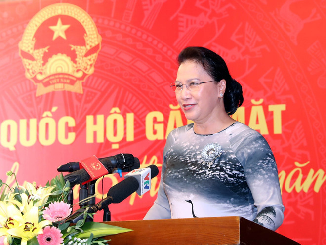 Top legislator meets with female deputies in Vinh Phuc ảnh 1