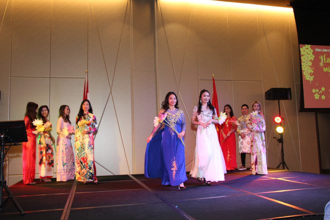 Overseas Vietnamese gather for Tet celebration ảnh 1