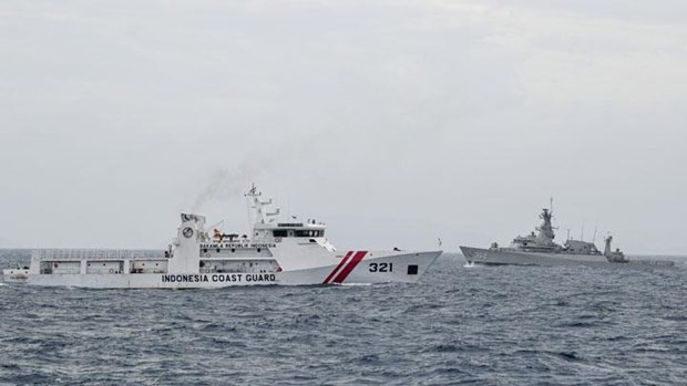 Indonesia plans to buy bigger ships for coast guard ảnh 1