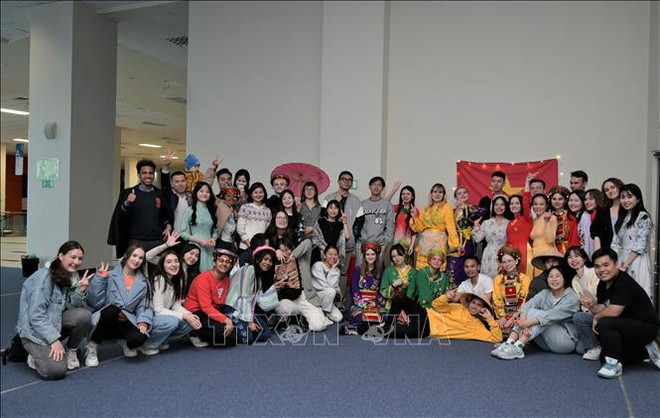 Vietnamese cultural festival held by Russian students in Vladivostok ảnh 1