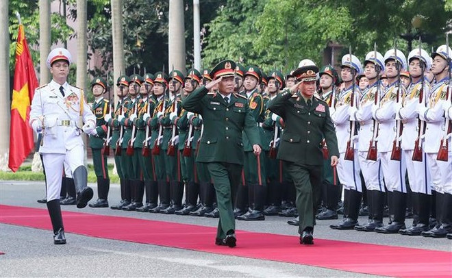 Vietnamese, Lao defence ministries foster all-round cooperation ảnh 1