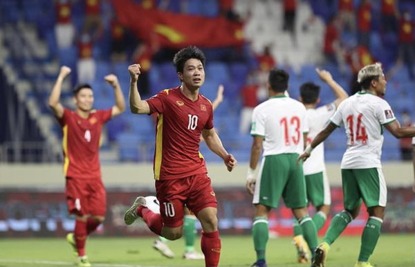 Vietnam beat Indonesia 4-0 in World Cup qualifiers ảnh 1