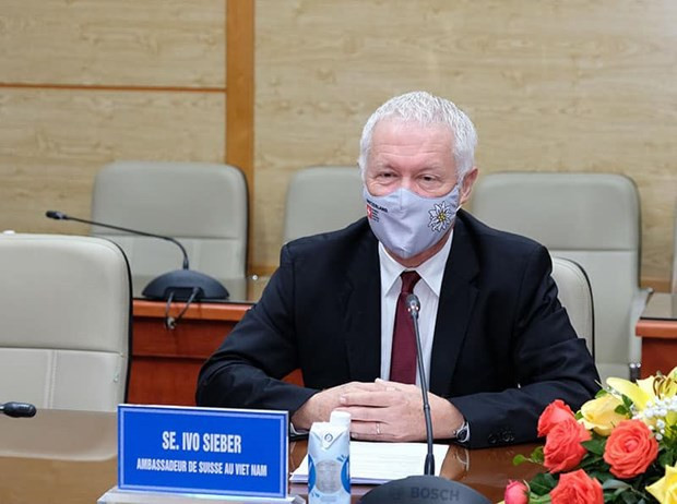 Vietnam hopes for more foreign support in accessing COVID-19 vaccines ảnh 2 Vietnam hopes for more foreign support in accessing COVID-19 vaccines ảnh 2