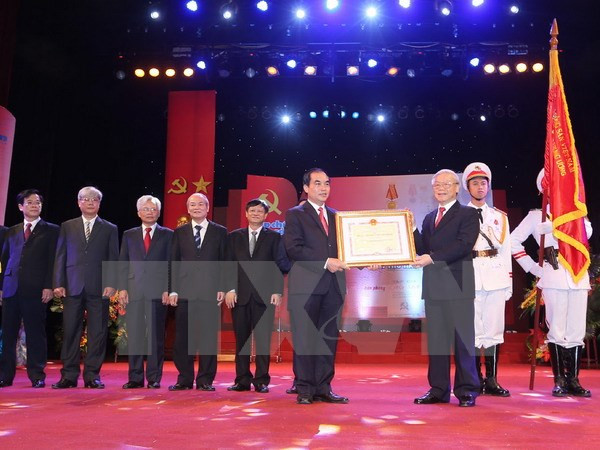 Communist Review honoured during 85th anniversary ceremony ảnh 1