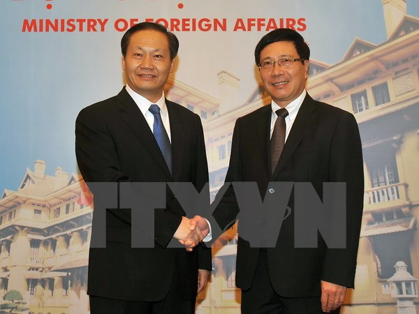 Deputy PM meets Party chief of Guangxi Zhuang autonomous region ảnh 1