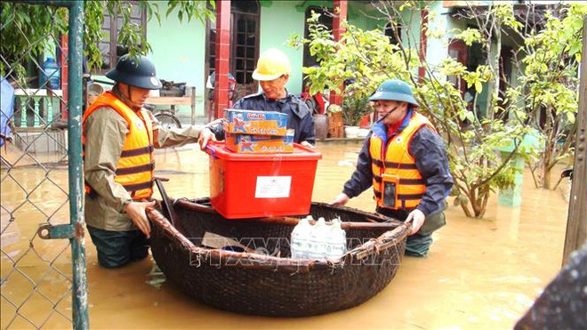 Over 217 billion VND donated to flood victims ảnh 1