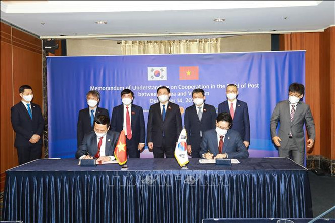 Vietnam, RoK step up post, communications cooperation ảnh 1