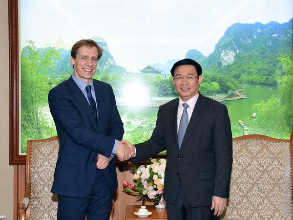 Deputy Prime Minister greets World Economic Forum’s official ảnh 1 Deputy Prime Minister greets World Economic Forum’s official ảnh 1