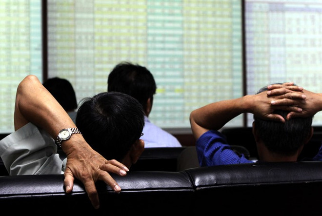 Shares decline after a four-day rise ảnh 1