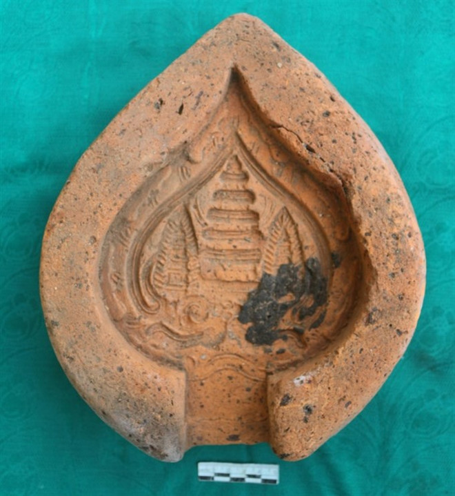 700-year-old clay mould unearthed in central province ảnh 1