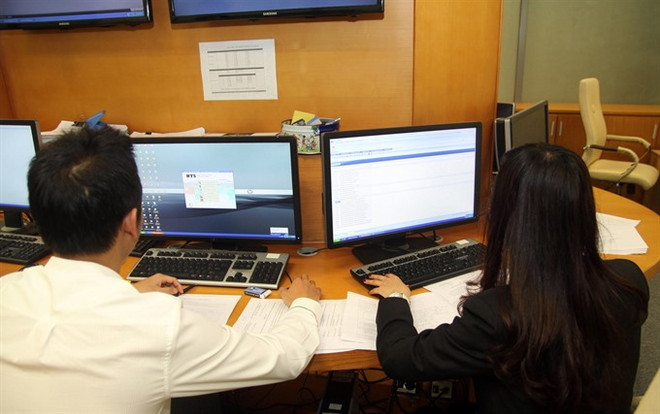 Stock market: shares up as more money pumped in property ảnh 1