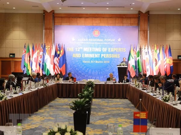 ARF experts and eminent persons meet in Hanoi ảnh 1