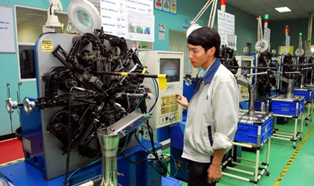 Foreign investment in Vietnam surges 40 percent ảnh 1