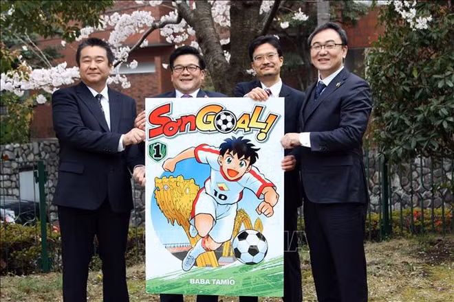 Japanese publisher produces manga book on Vietnamese football ảnh 1