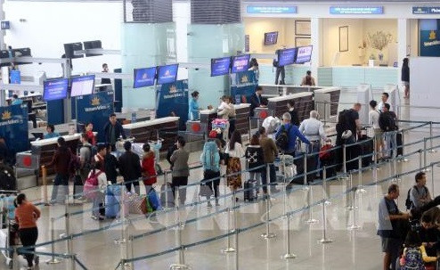 Air transportation of int’l passengers, cargo rebounds strongly in Q1 ảnh 1