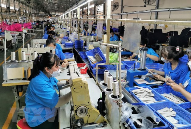 Employees receive housing rent support ảnh 1