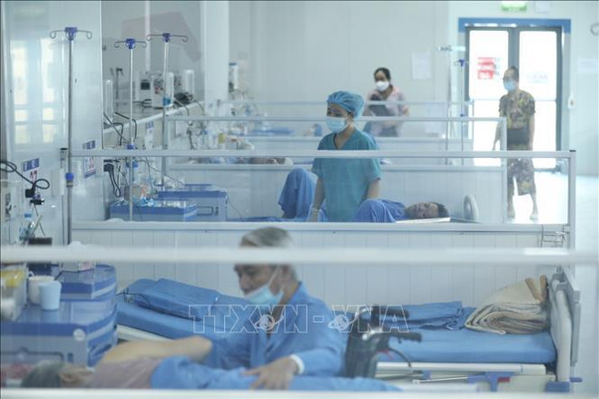 Vietnam reports 1,381 new COVID-19 cases on August 7 ảnh 1