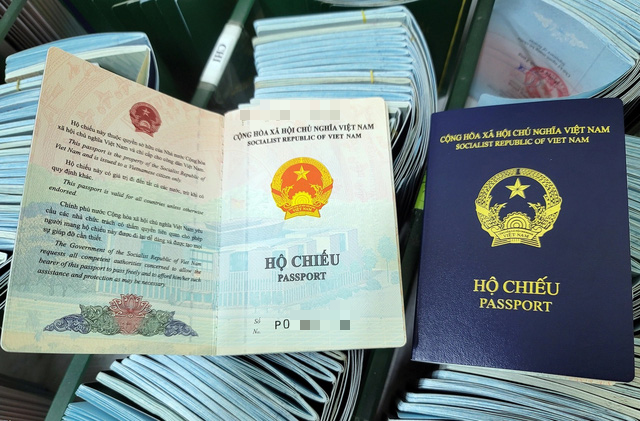 Spain refuses Schengen visa applications from holders of new-style Vietnamese passports ảnh 1 Spain refuses Schengen visa applications from holders of new-style Vietnamese passports ảnh 1