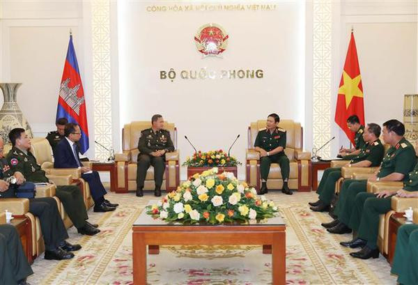 Cambodian military delegation visits Vietnam ảnh 3 Cambodian military delegation visits Vietnam ảnh 3