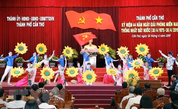 NA Chairwoman joins Can Tho’s liberation celebration ảnh 2